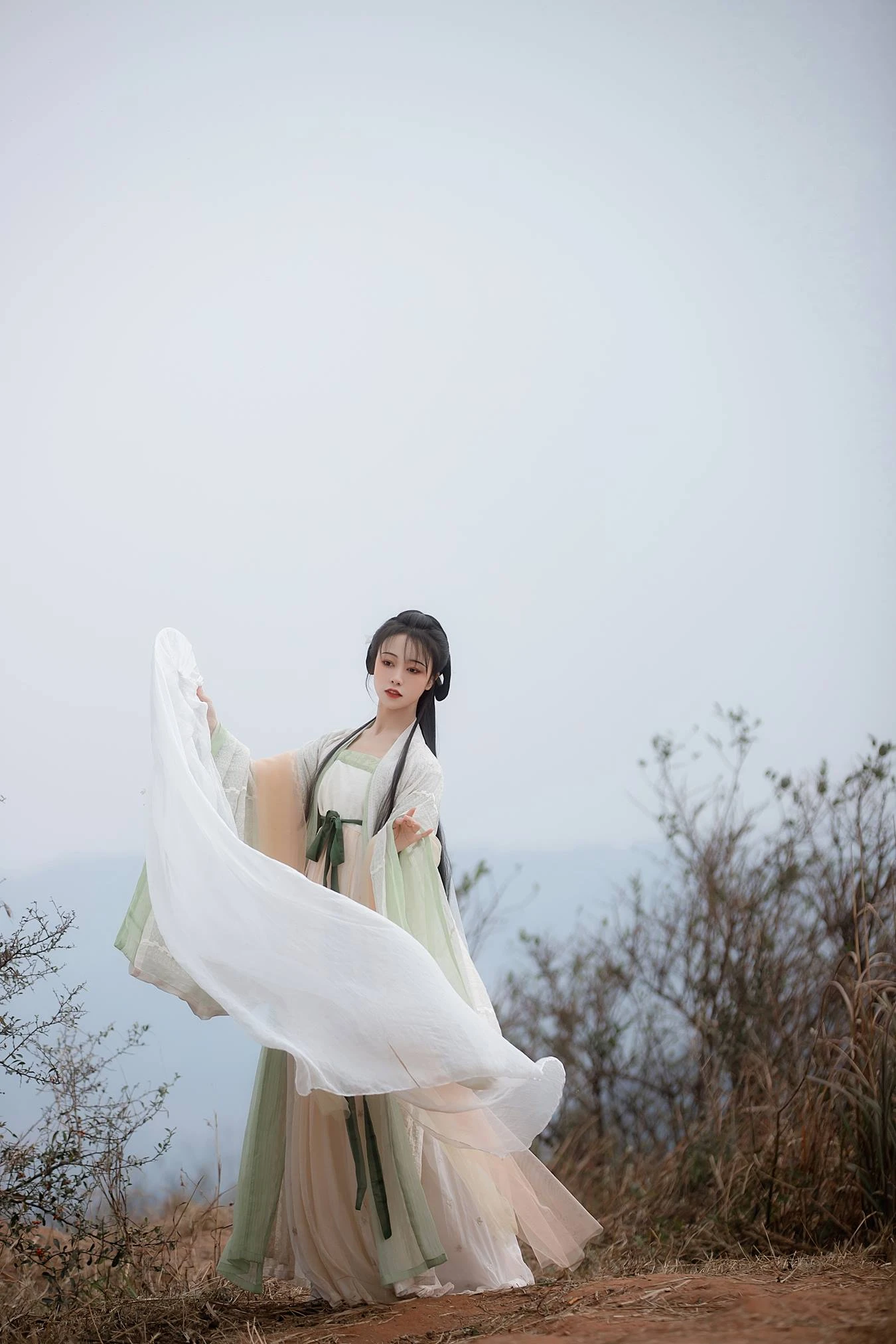 [YITUU艺图语] 2022.04.03 山雾 梨一依 [23P/279MB]
