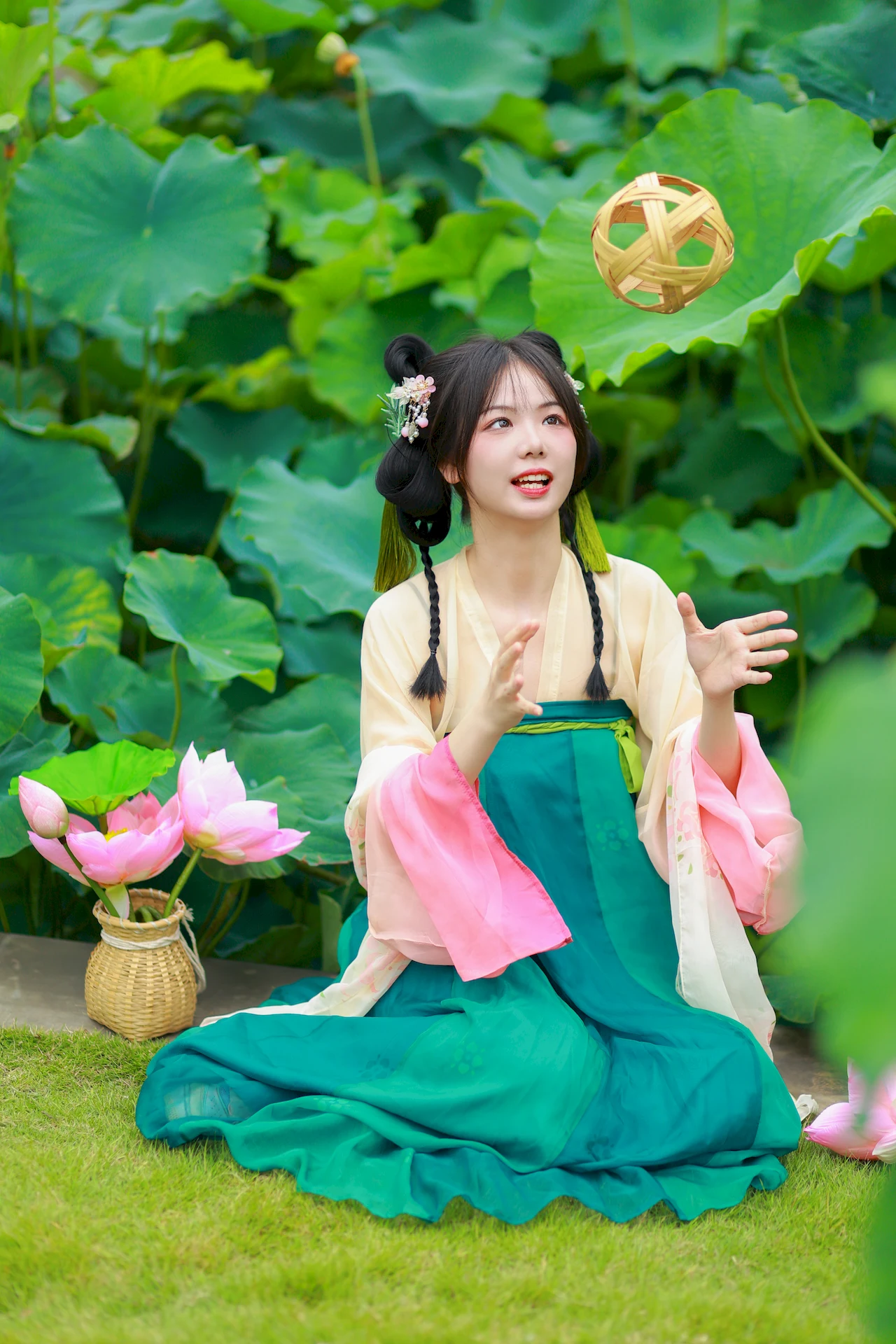 [YITUYU艺图语]2023.07.10 荷塘少女 暮烟色CC[26+1P/214MB]