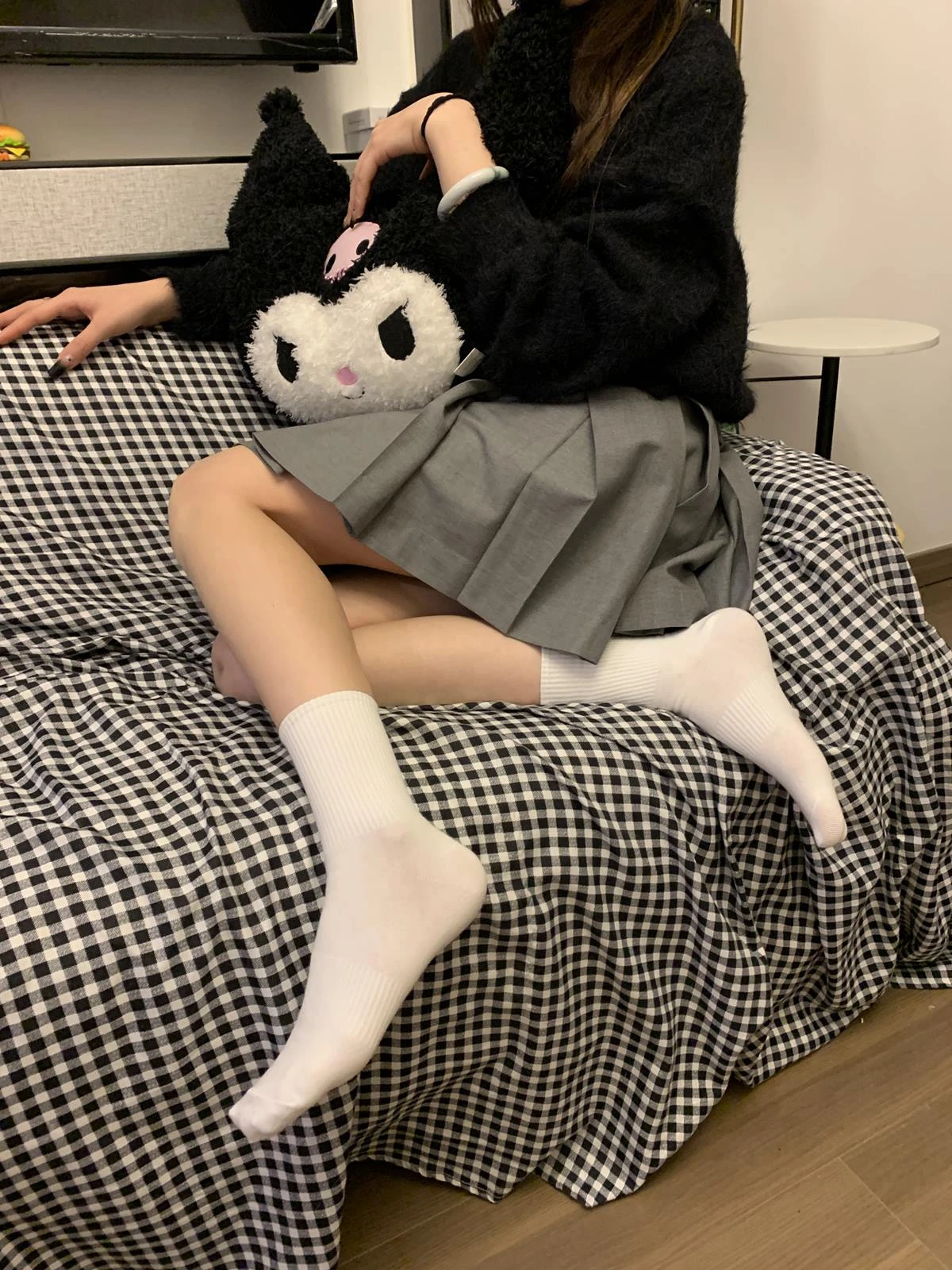 [织梦映像]NO.079 稀有JK装白棉袜脚 [72P/1V/1.8GB]