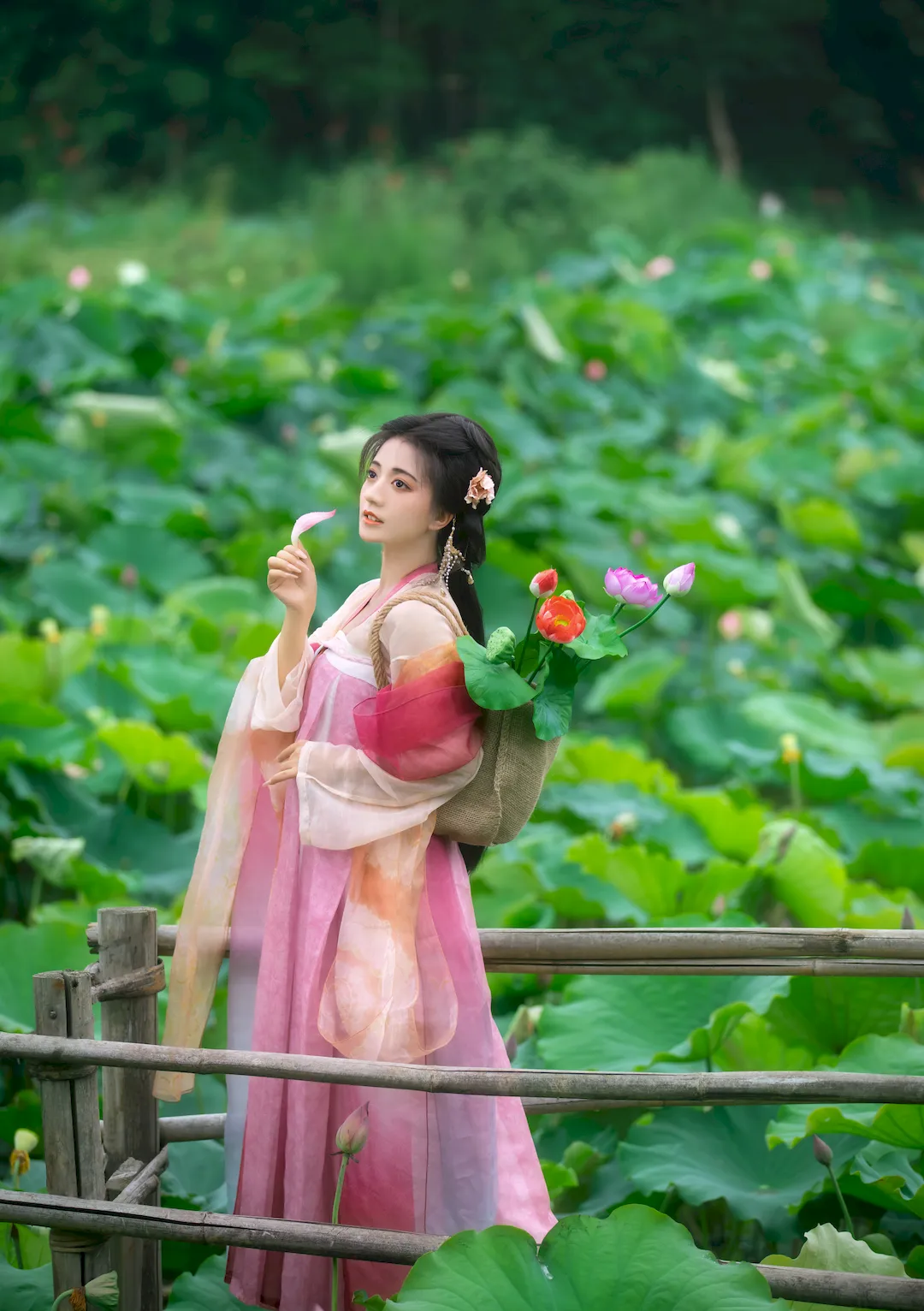 [YITUYU艺图语]2023.08.18 采莲曲 晚晚[52+1P/746MB]