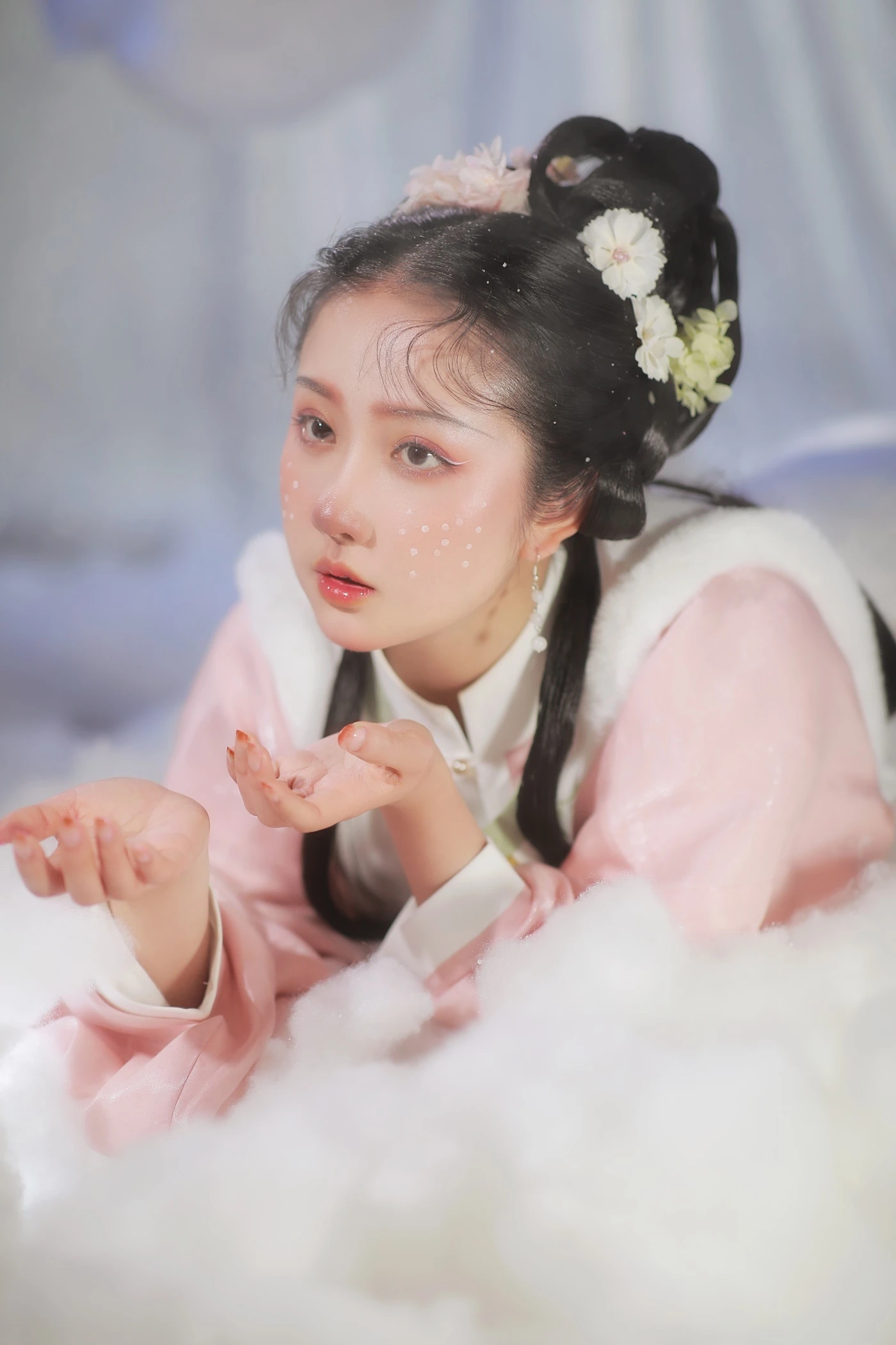 [YITUYU艺图语] 2022.06.20 童话镇 令花羽 [23P/214MB]