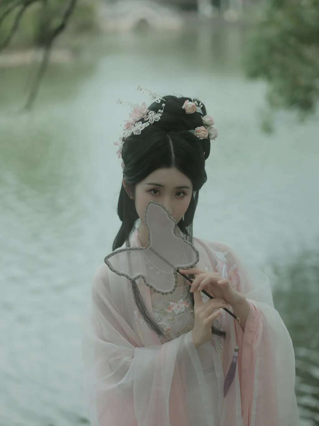 [YITUYU艺图语]2023.04.01 酒歌 桃菲子[23+1P/1.07GB]