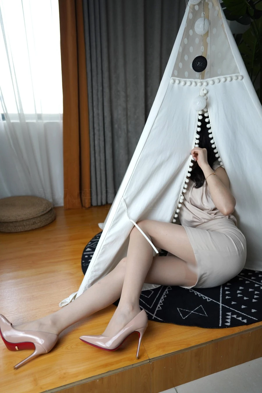 [kittyWawa袜小喵]KT292 露营 [76P/115MB]