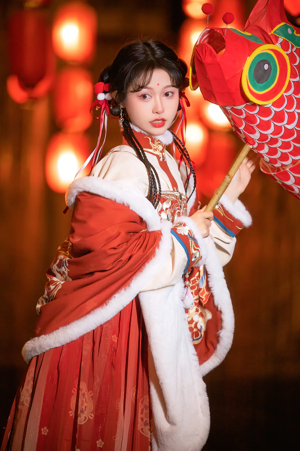 [YITUYU艺图语]2023.02.09 逛灯会 梨一依[21+1P/410MB]