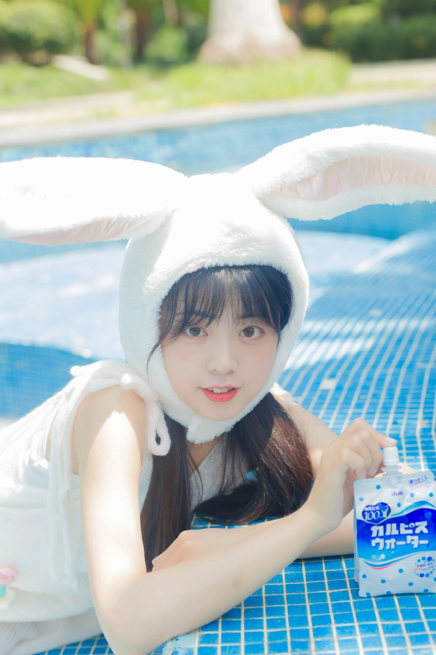 [YITUYU艺图语] 2022.07.09 夏日泳池的兔子 可爱泡泡呀 [36P/368MB]