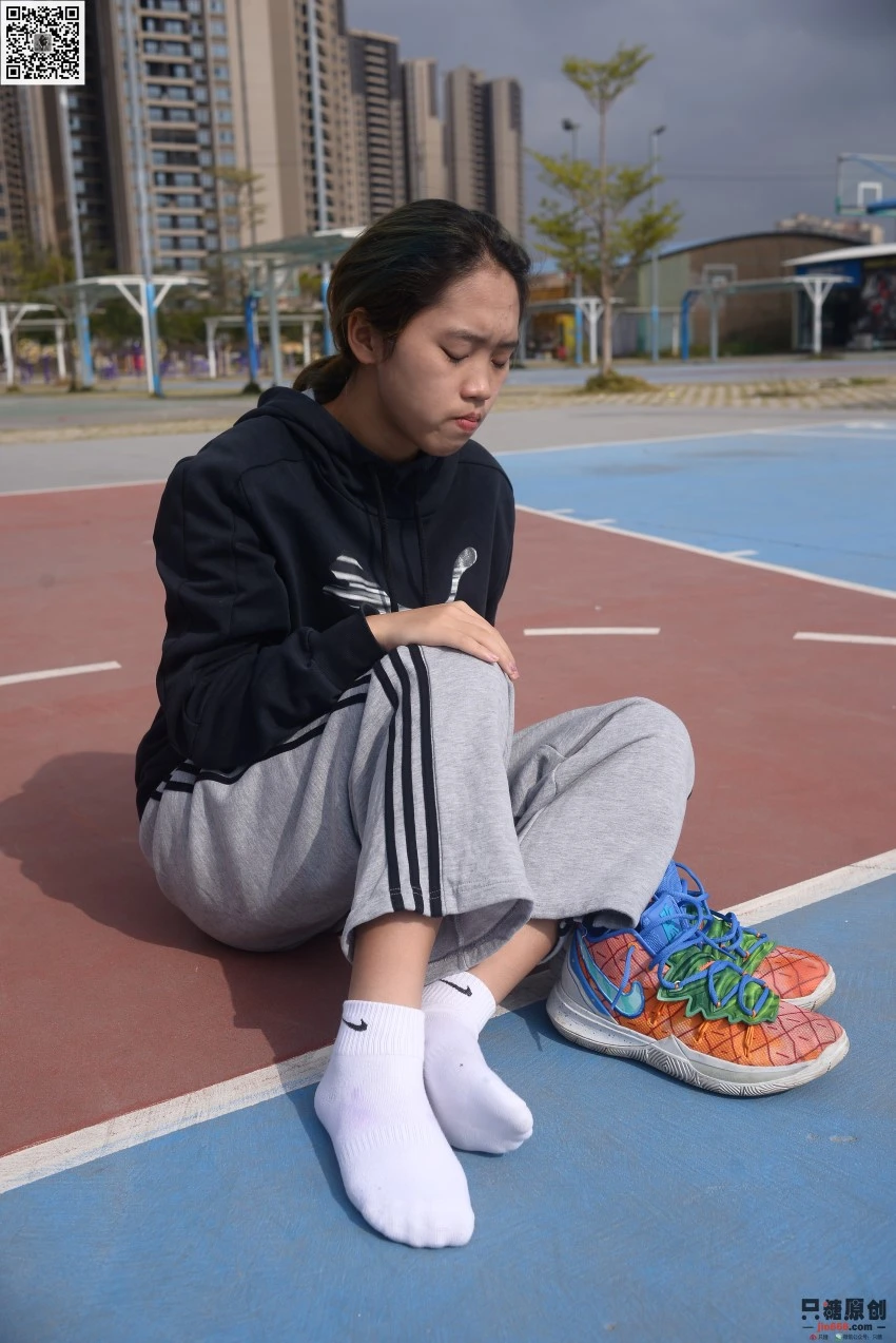 [只糖棉袜]NO.188 小昭 快乐且洒脱 [163P/1V/800MB]
