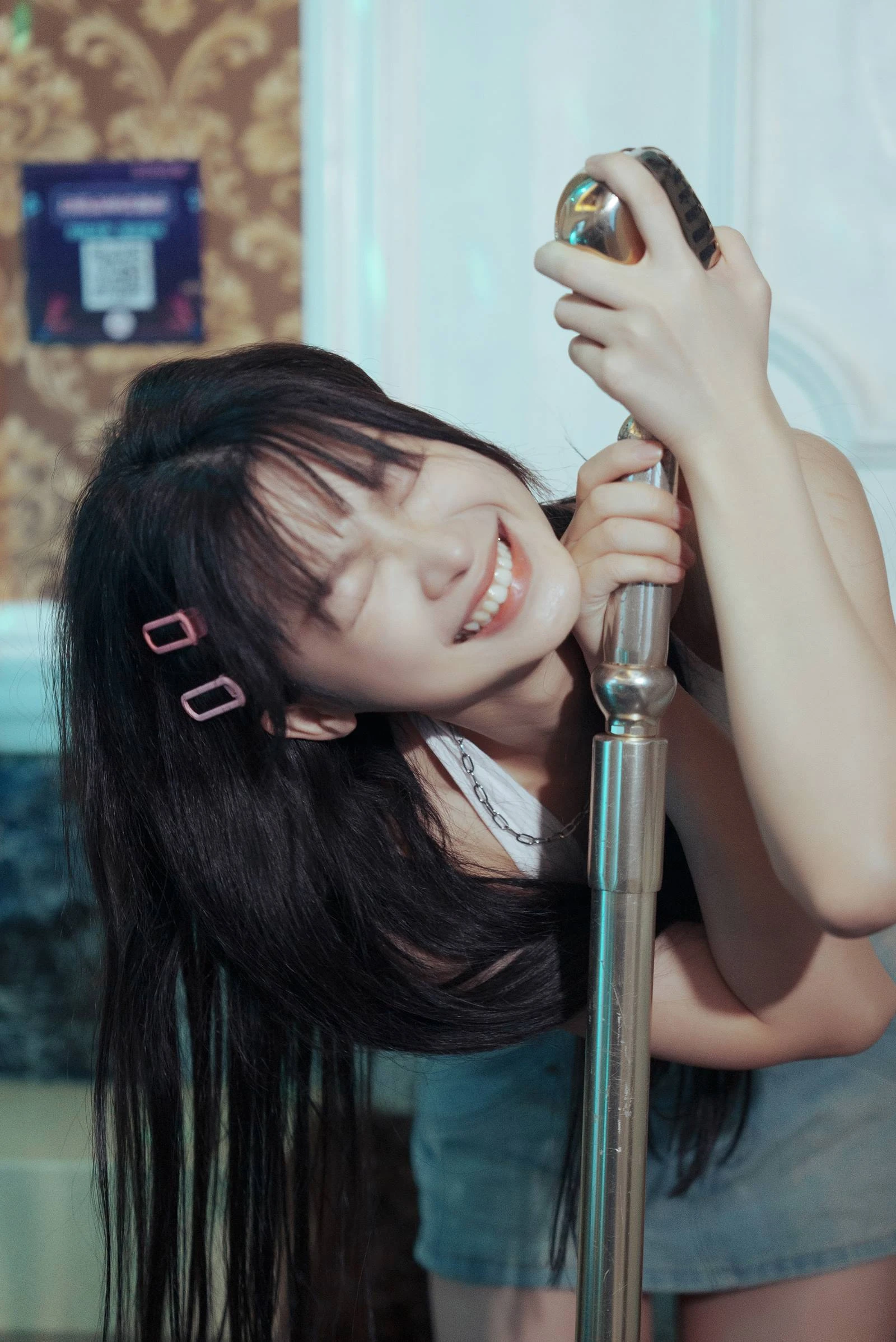 [YITUYU艺图语]2022.09.18 欢唱KTV，麦霸现场 七七[32+1P/337MB]