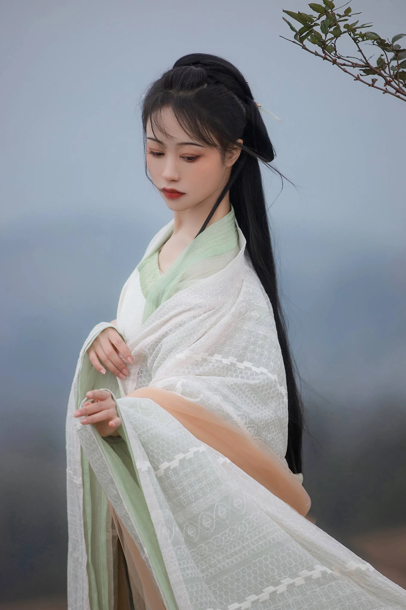 [YITUU艺图语] 2022.04.03 山雾 梨一依 [23P/279MB]