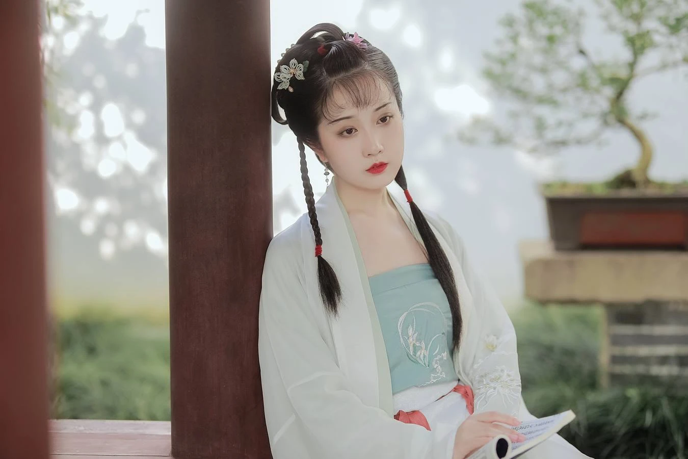 [YITUU艺图语] 2022.05.08 潇湘妃子 令花羽 [22P/351MB]
