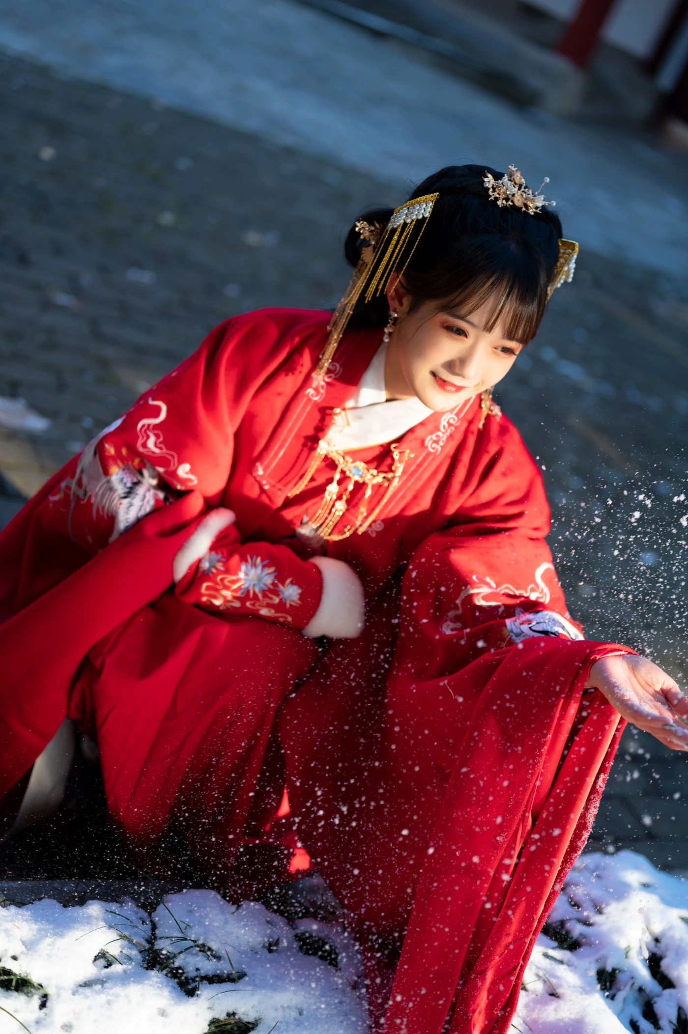[YITUYU艺图语] 2022.06.18 深宫雪 兔子Zzz不吃胡萝卜 [28P/266MB]