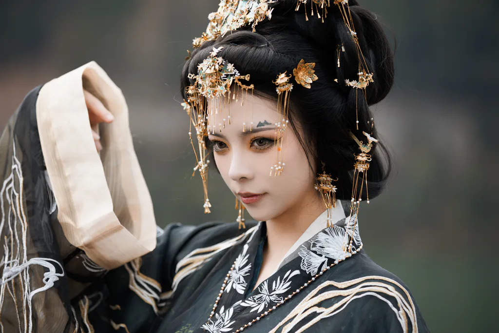 [YITUYU艺图语]2023.05.12 女皇陛下 赵瑞洁EZ_[23+1P/183MB]