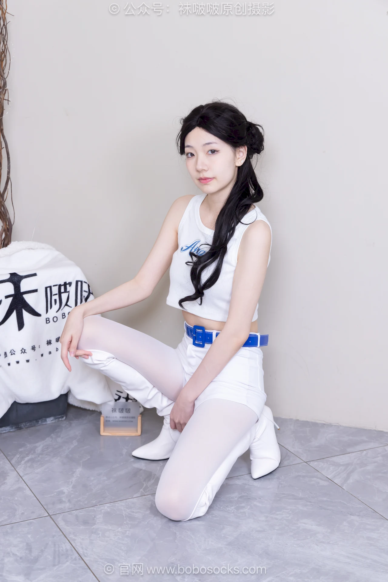 [BoBoSocks袜啵啵]NO.735 小甜豆-高跟长靴、厚白丝、油亮薄白丝 [165P/1V/8.07GB]