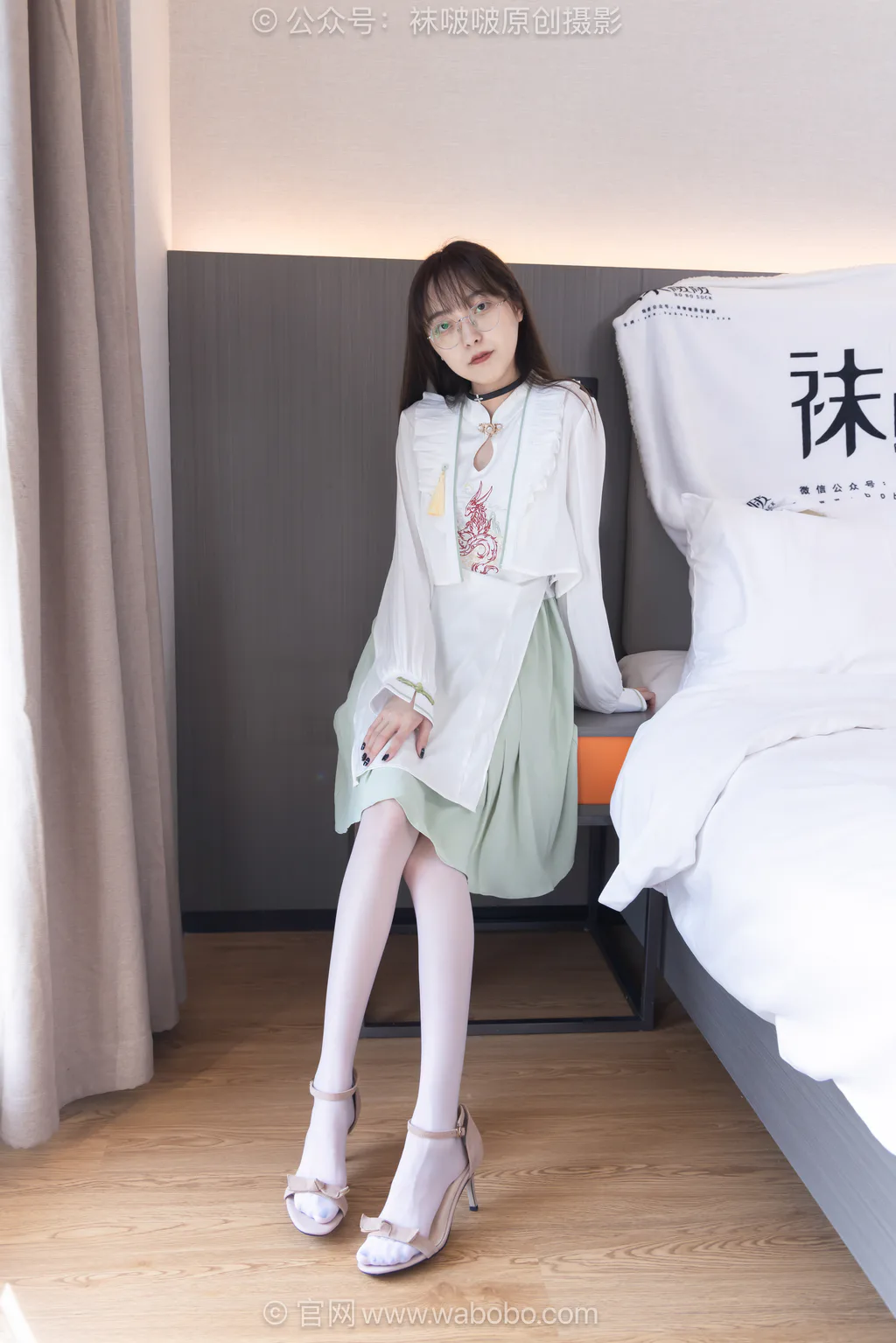 [BoBoSocks袜啵啵]NO.674 稚予-高跟凉鞋、薄白丝、裸足[145P/1V/5.17GB]