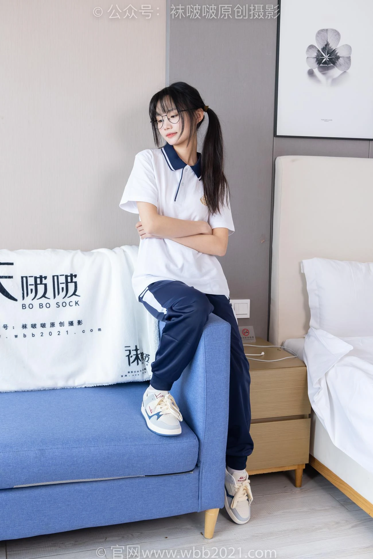 [BoBoSocks袜啵啵]NO.446 甜甜圈 板鞋、白棉袜、白丝、校服裤里丝[150P/1V/6.08GB]