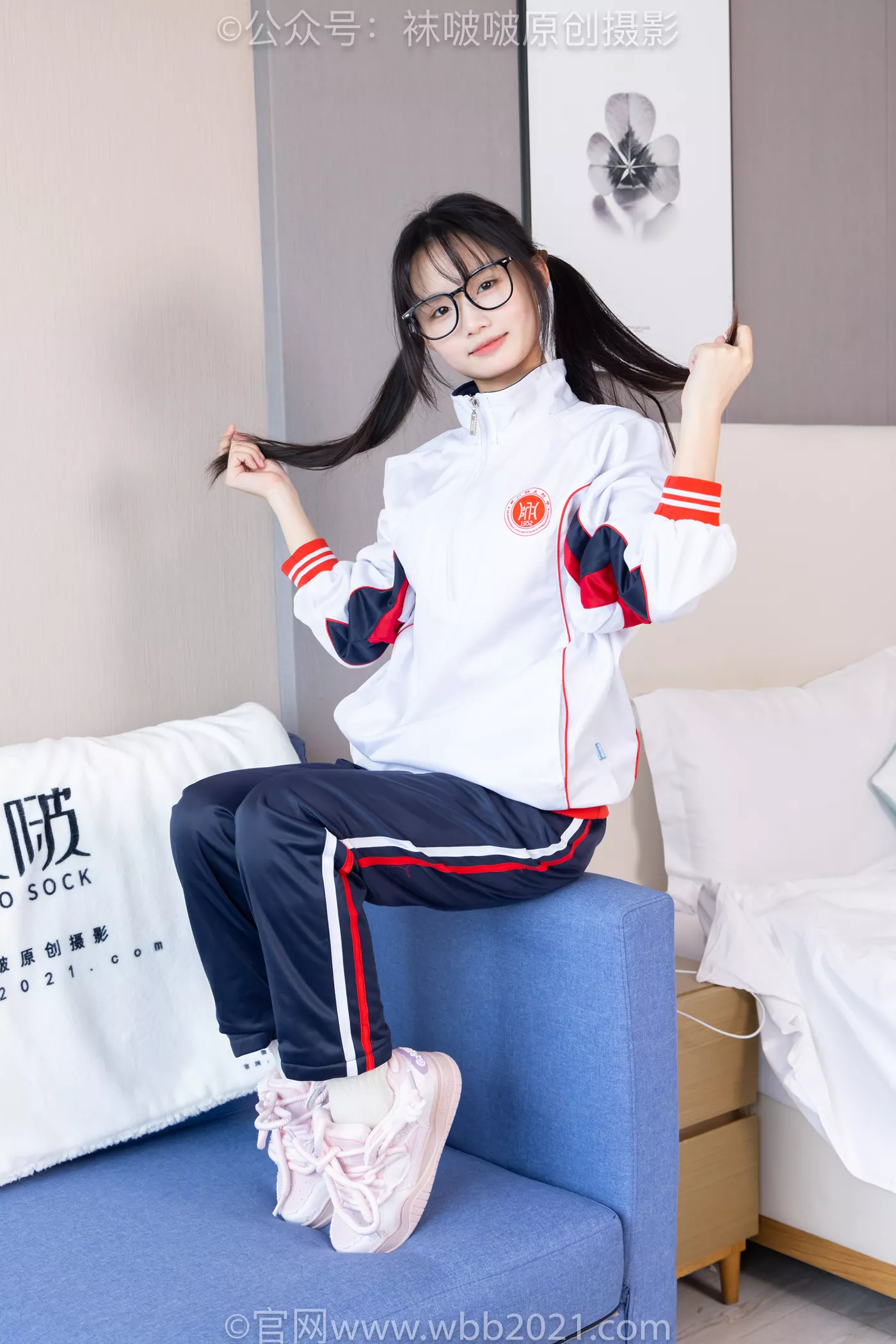 [BoBoSocks袜啵啵]NO.458 甜甜圈-板鞋、白棉袜、肉丝、校服裤里丝[150P/1V/7.35GB]