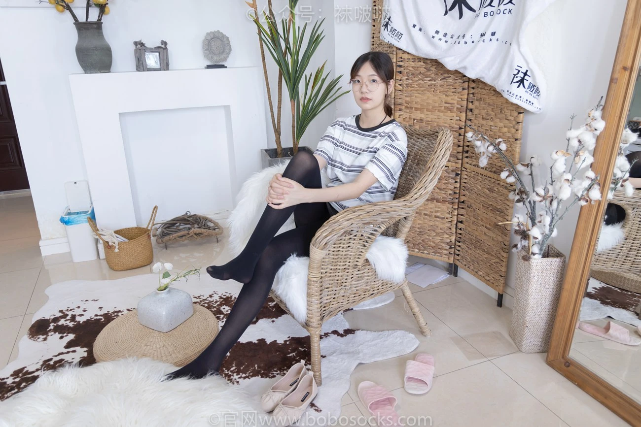 [BoBoSocks袜啵啵]NO.029 小甜豆-平底鞋、厚黑丝、厚肉丝、踩饼干剧情 [144P/1V/4.09GB]