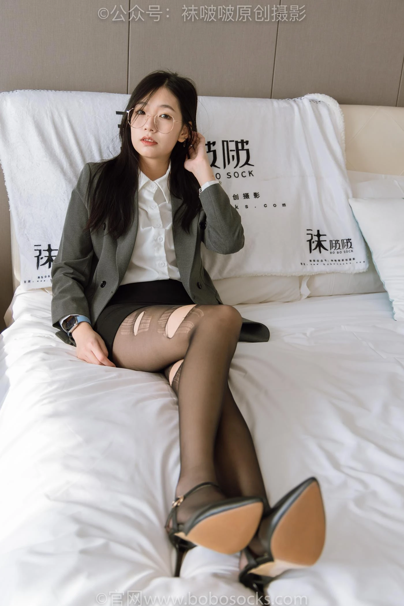 [BoBoSocks袜啵啵]NO.179 小甜豆-OL至服、高跟鞋、黑丝、撕丝袜剧情[140P/1V/6.49GB]