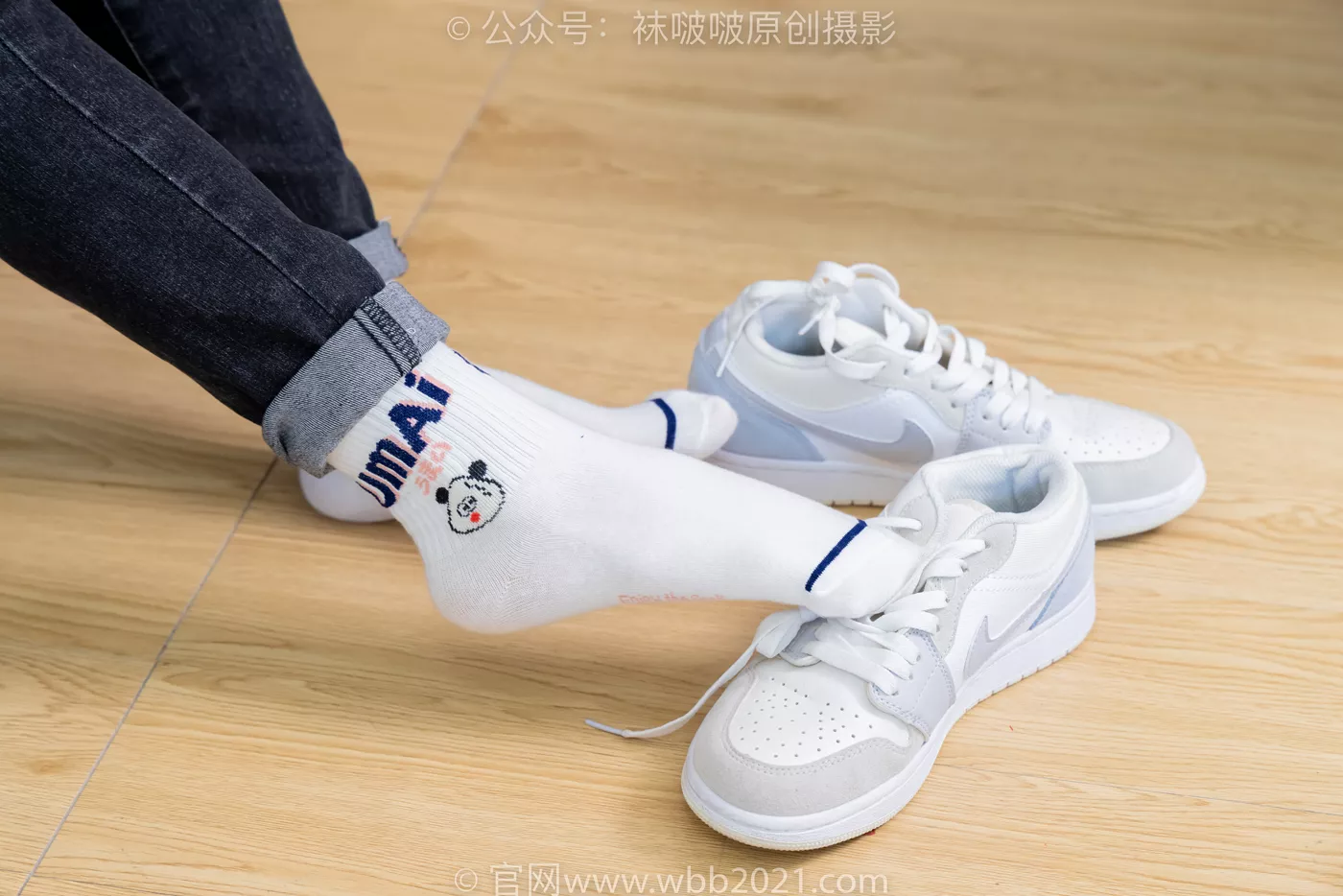 [BoBoSocks袜啵啵]NO.481 糯米-板鞋、白棉袜、裸足、对联迎新春，半脱袜子剧情[150P/1V/6.15GB]