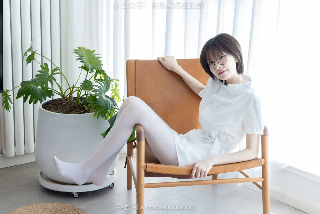 [BoBoSocks袜啵啵]NO.702 小甜豆-高跟凉鞋、厚白丝、互士服[155P/1V/5.69GB]