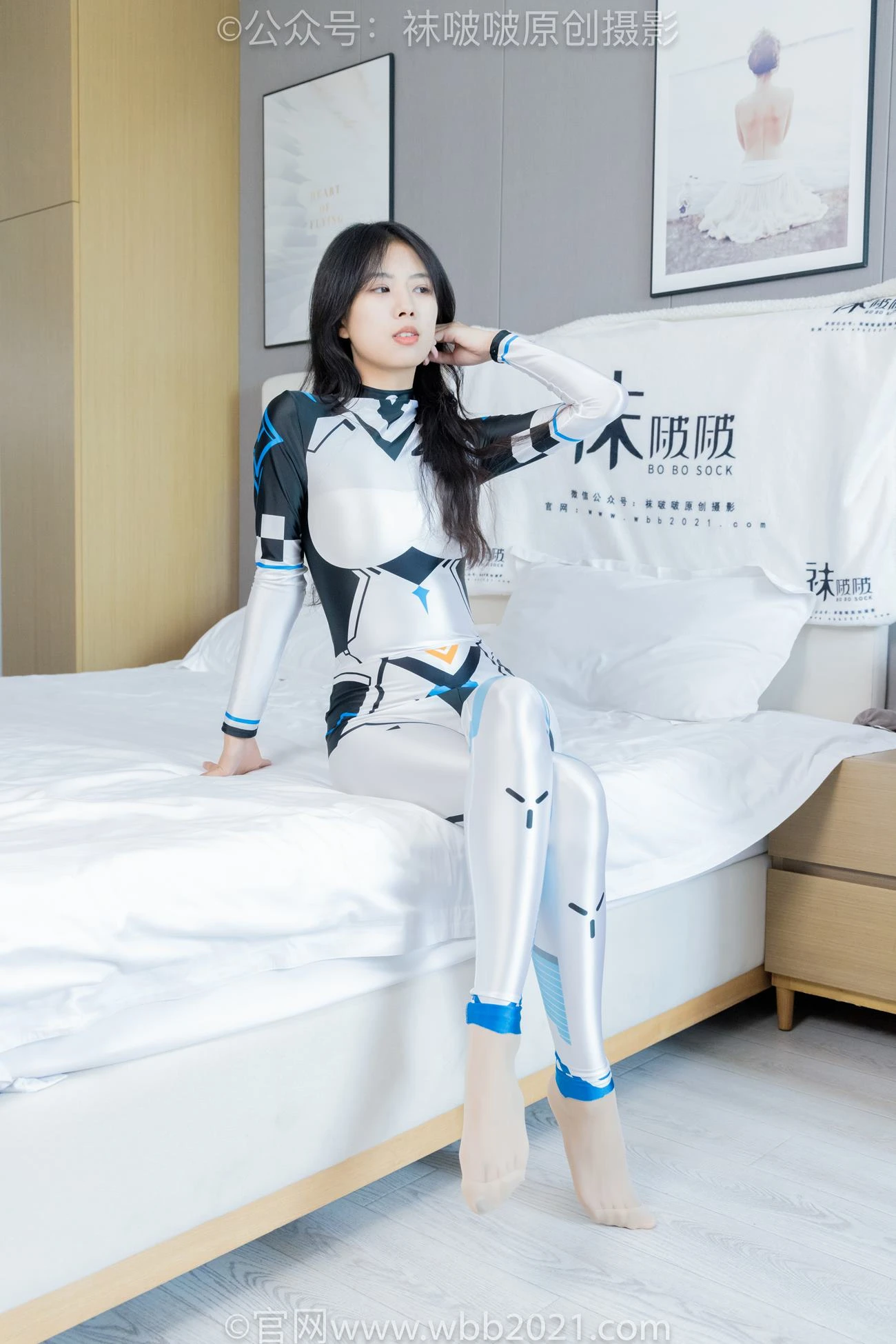 [BoBoSocks袜啵啵]NO.434 奶油-cos服、两双靴子、薄肉丝、薄黑丝[155P/1V/7.61GB]