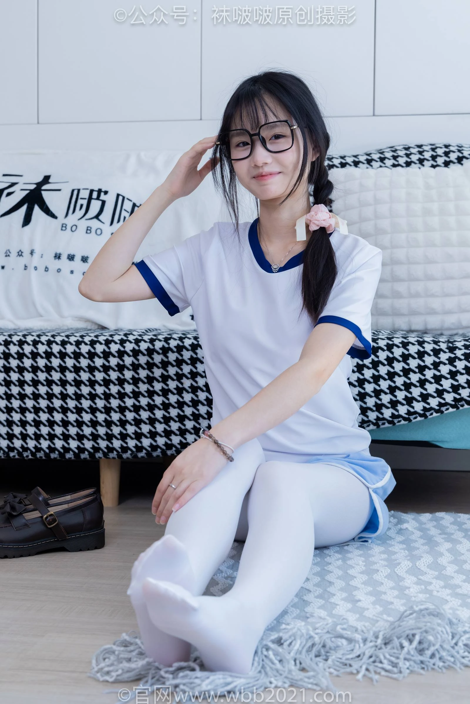 [BoBoSocks袜啵啵]NO.325 甜甜圈-皮鞋、厚白丝[145P/1V/6.81GB]