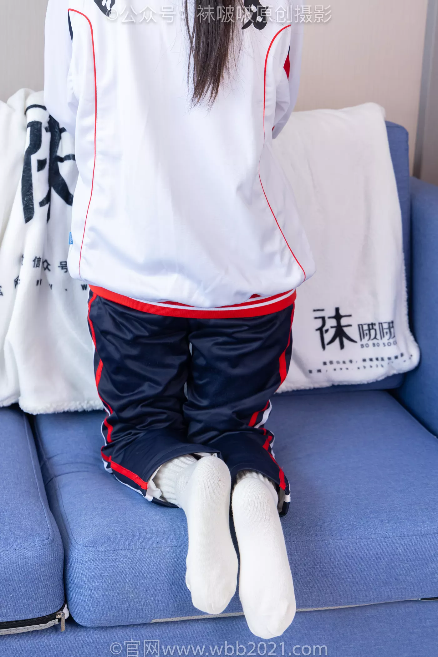 [BoBoSocks袜啵啵]NO.458 甜甜圈-板鞋、白棉袜、肉丝、校服裤里丝[150P/1V/7.35GB]