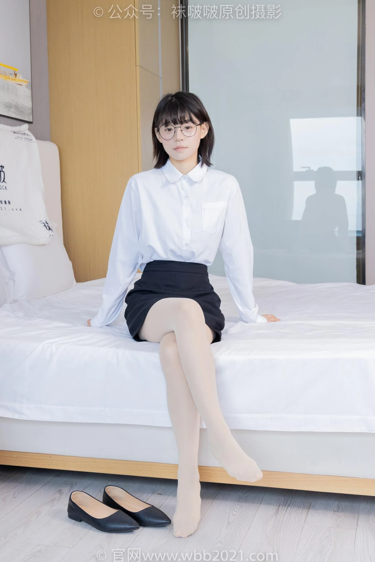 [BoBoSocks袜啵啵]NO.436 糯米-OL至服、两双平底鞋、薄黑丝、厚肉丝[150P/1V/6.51GB]
