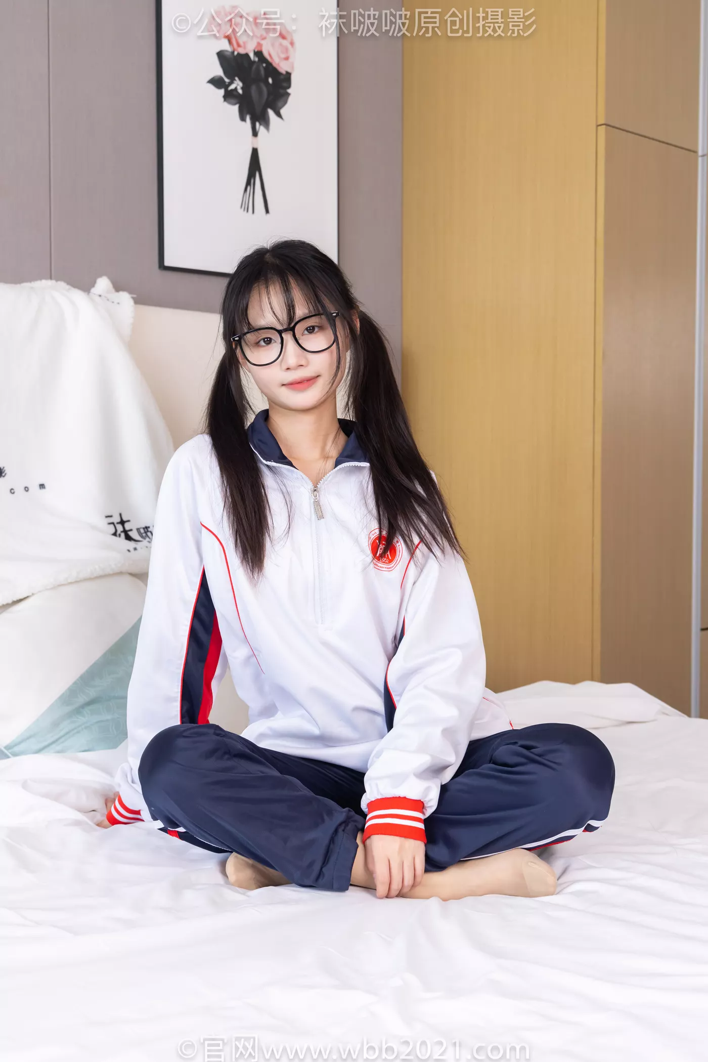 [BoBoSocks袜啵啵]NO.458 甜甜圈-板鞋、白棉袜、肉丝、校服裤里丝[150P/1V/7.35GB]