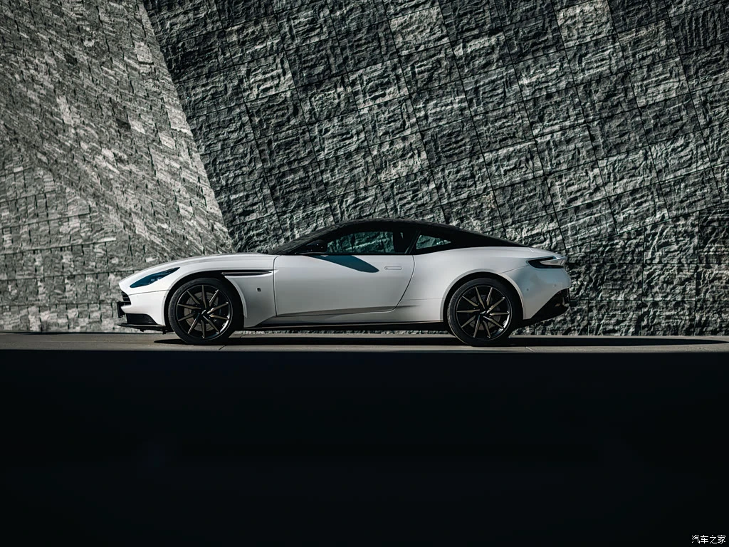 阿斯顿・马丁_阿斯顿・马丁DB11 2021款 V8 W1 日本版 高清图集