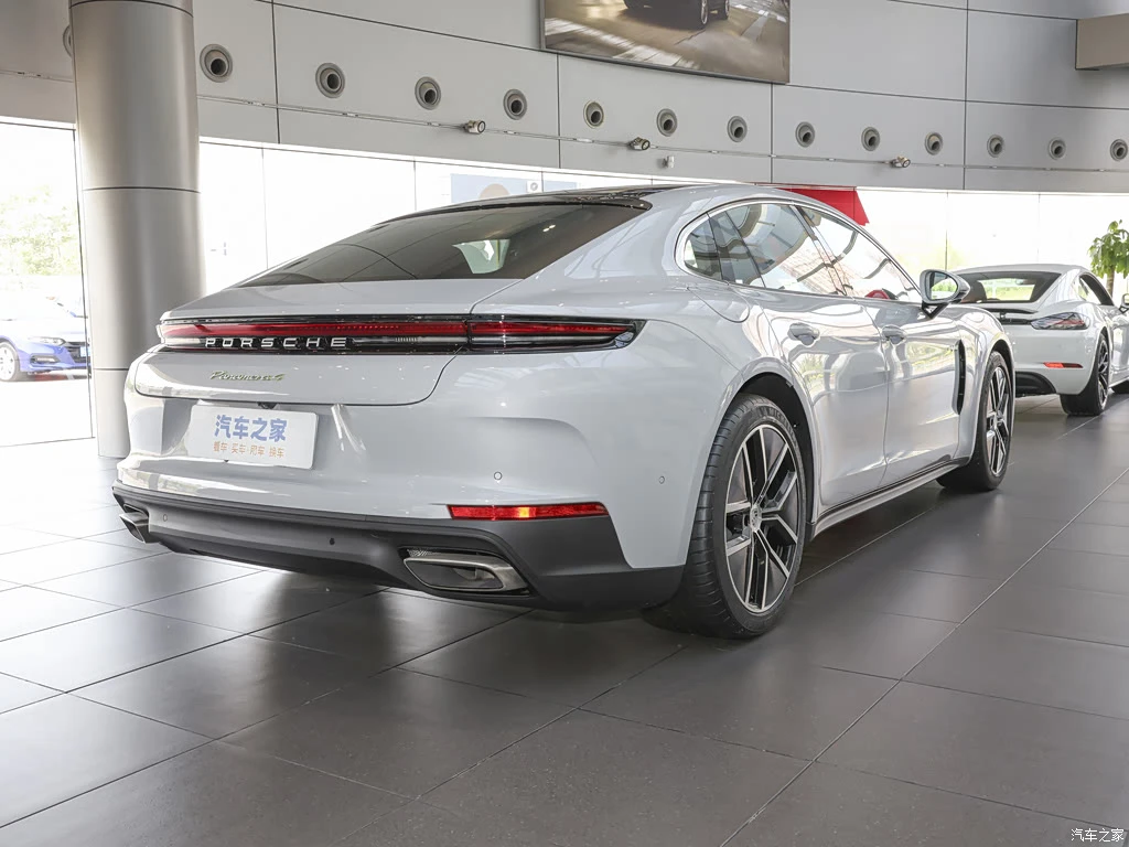 保时捷_Panamera新能源 2024款 Panamera 4 E-Hybrid 2.9T 高清图集