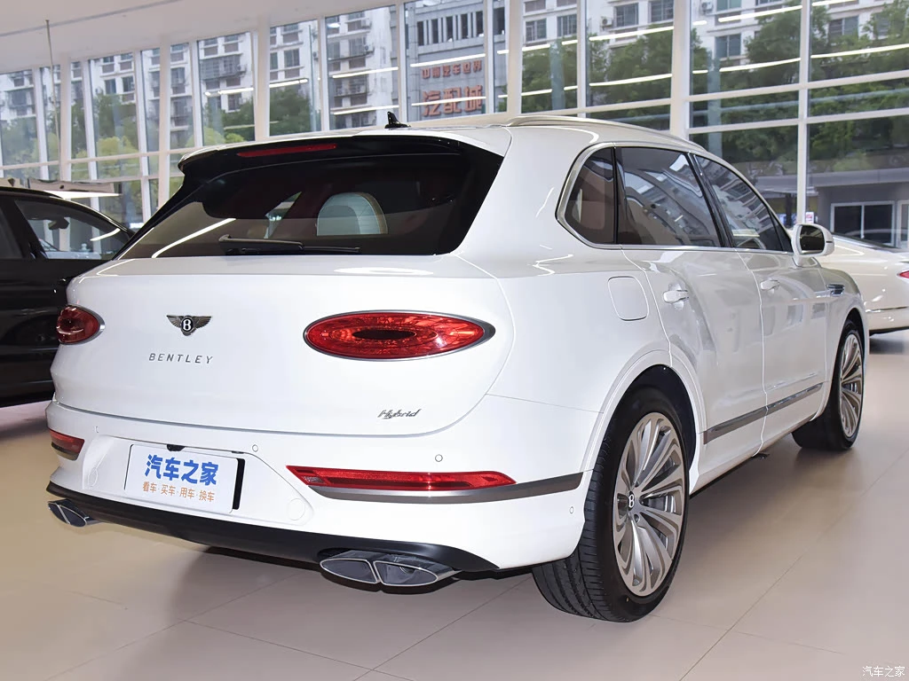宾利_添越插电混动 2023款 3.0T PHEV 傲世版 高清图集