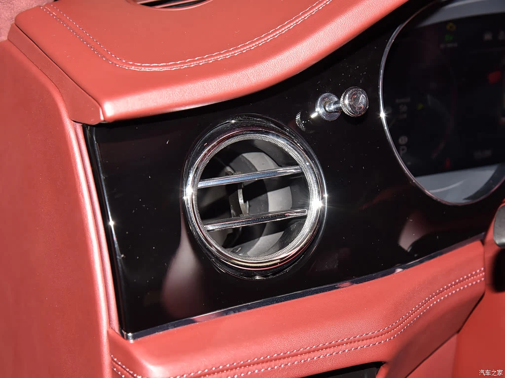 宾利_添越插电混动 2024款 3.0T PHEV 高清图集