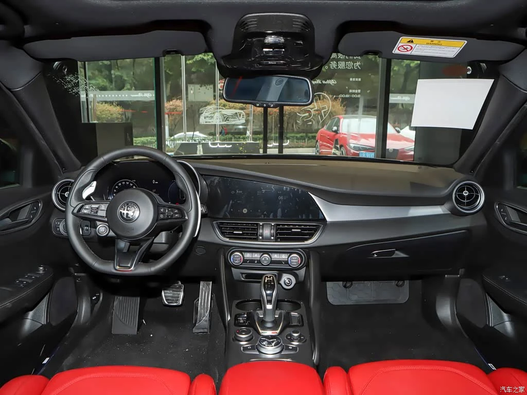 阿尔法・罗密欧_Giulia朱丽叶 2025款 2.0T 280HP VELOCE 赛道版 高清图集