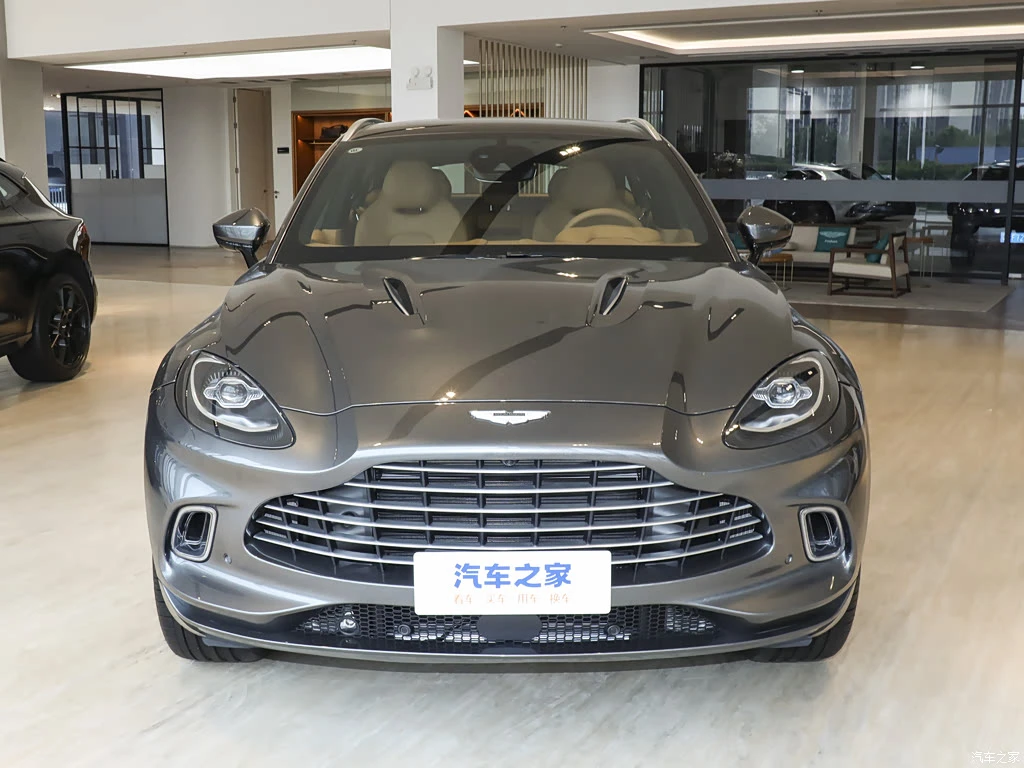阿斯顿・马丁_阿斯顿・马丁DBX 2024款 4.0T V8 高清图集
