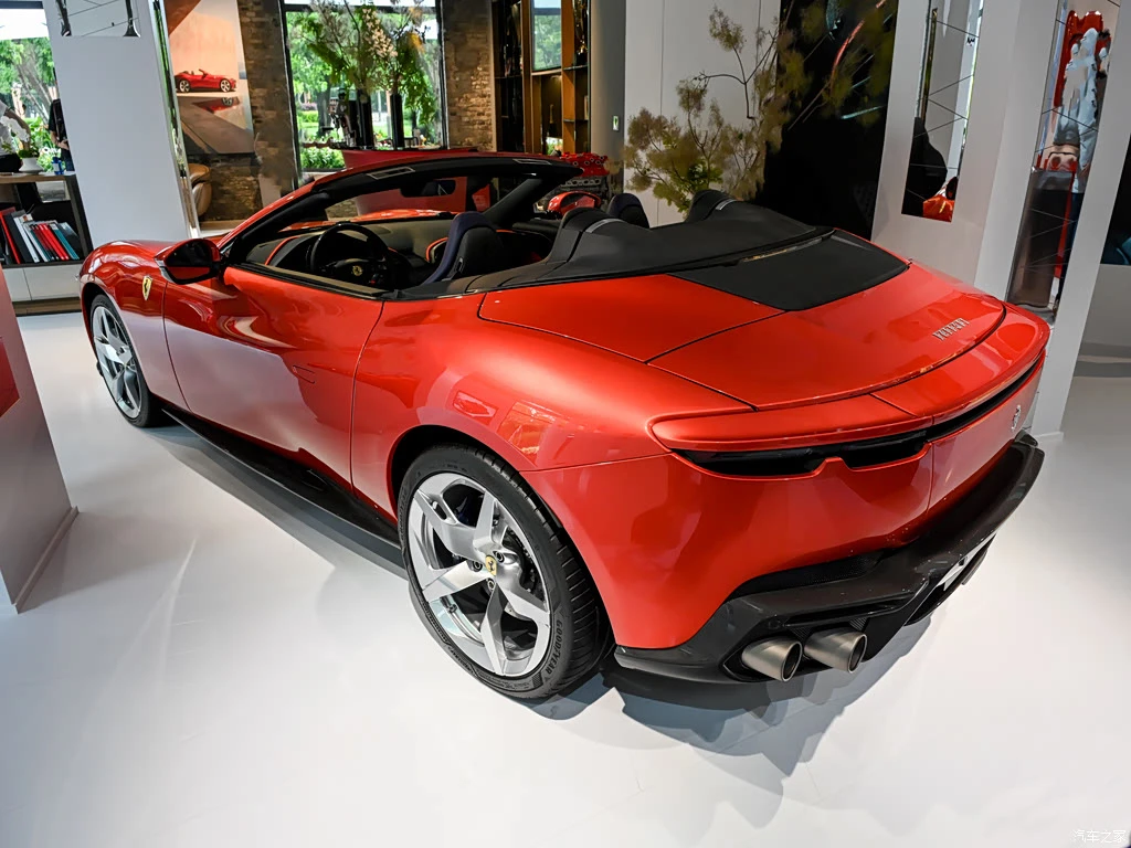 法拉利_Amalfi 2026款 3.9T V8 Spider 高清图集