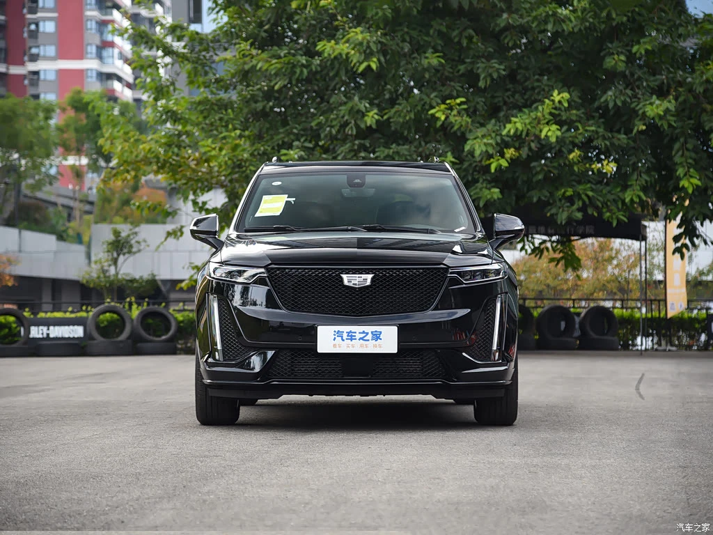 凯迪拉克_凯迪拉克XT6 2025款 2.0T 六座四驱尊贵行政黑标版 高清图集