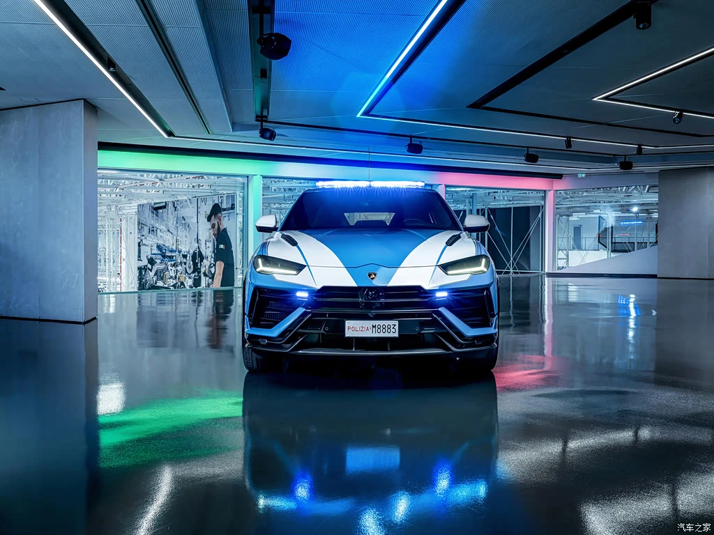 兰博基尼_Urus 2023款 Performante 意大利警用版 高清图集