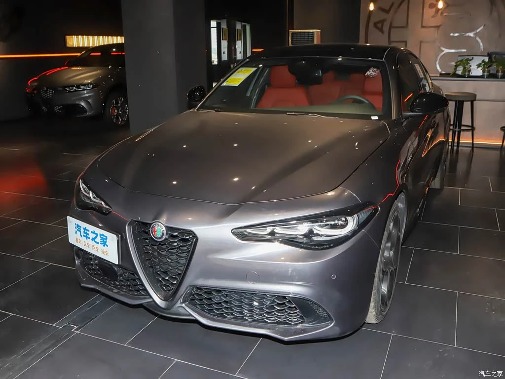 阿尔法・罗密欧_Giulia朱丽叶 2025款 2.0T 280HP VELOCE 赛道版 高清图集