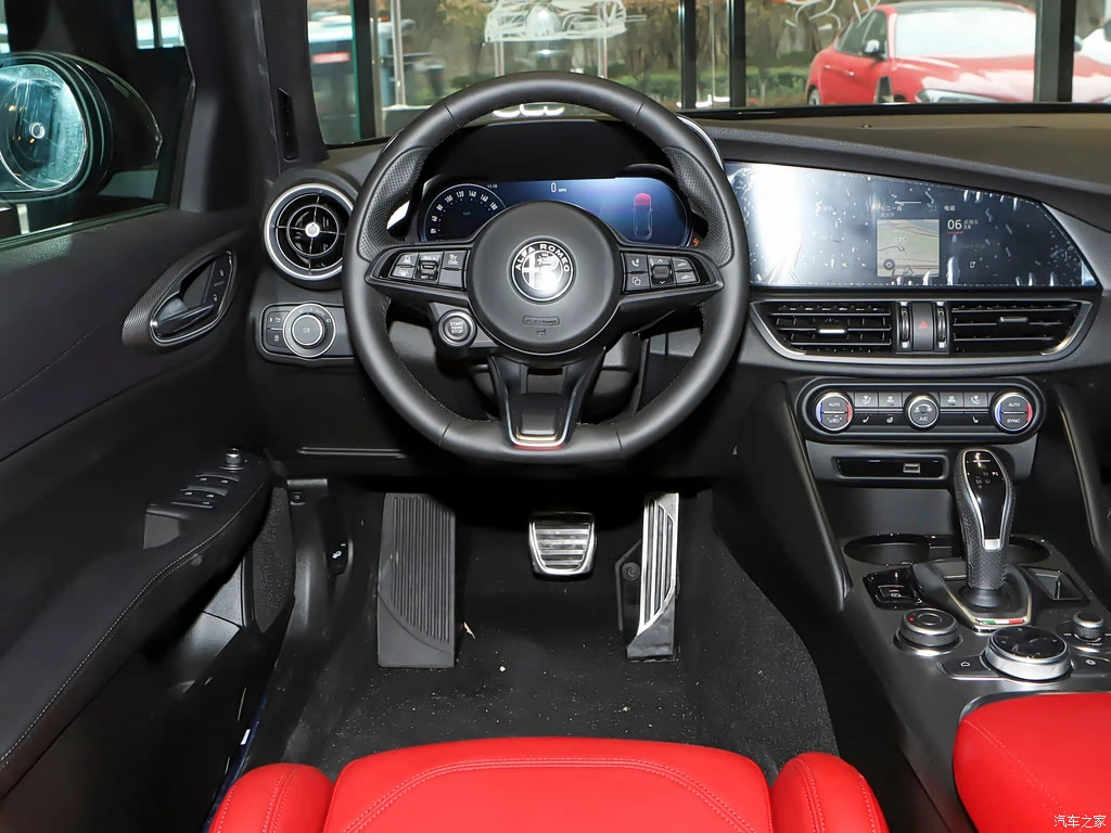 阿尔法・罗密欧_Giulia朱丽叶 2025款 2.0T 280HP VELOCE 赛道版 高清图集