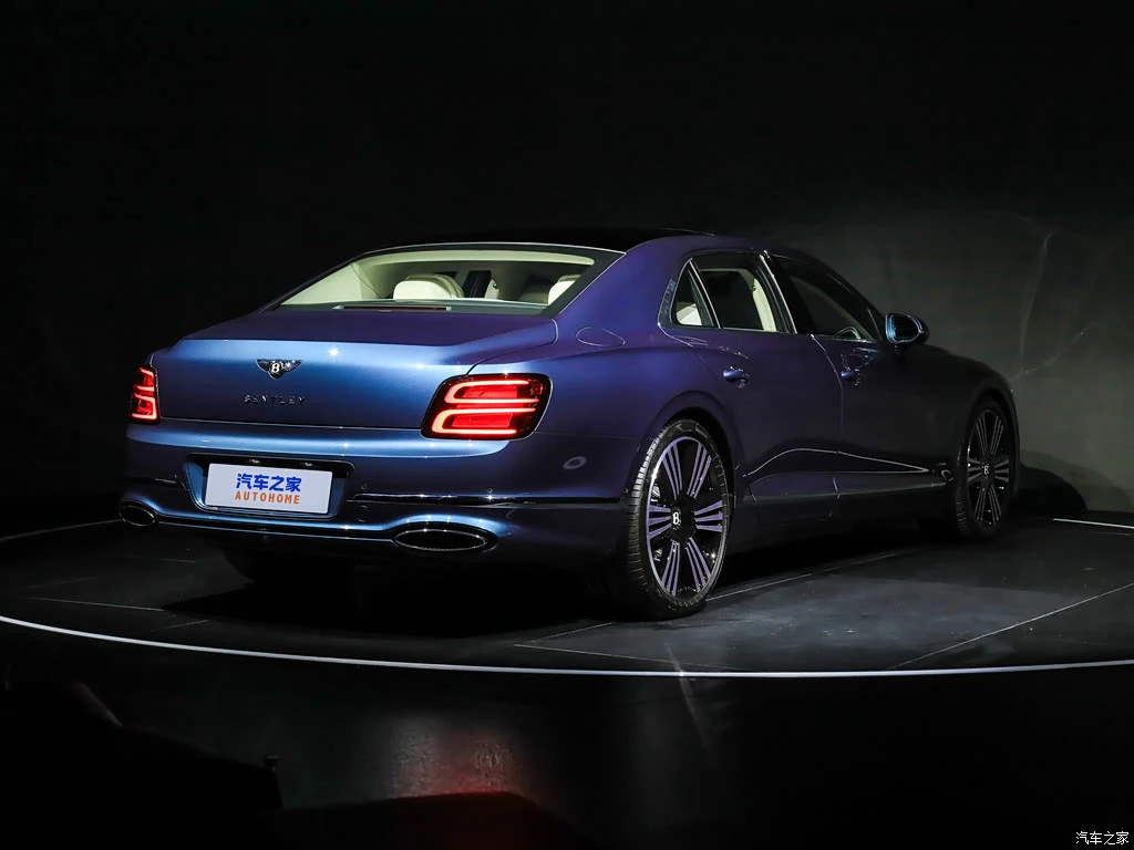 宾利_飞驰插电混动 2027款 4.0T V8 雅度版 高清图集