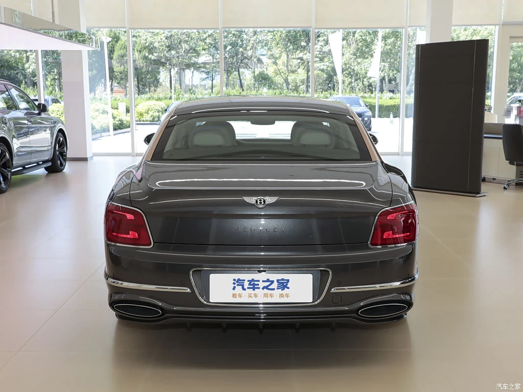宾利_飞驰插电混动 2026款 4.0T V8 Mulliner 高清图集