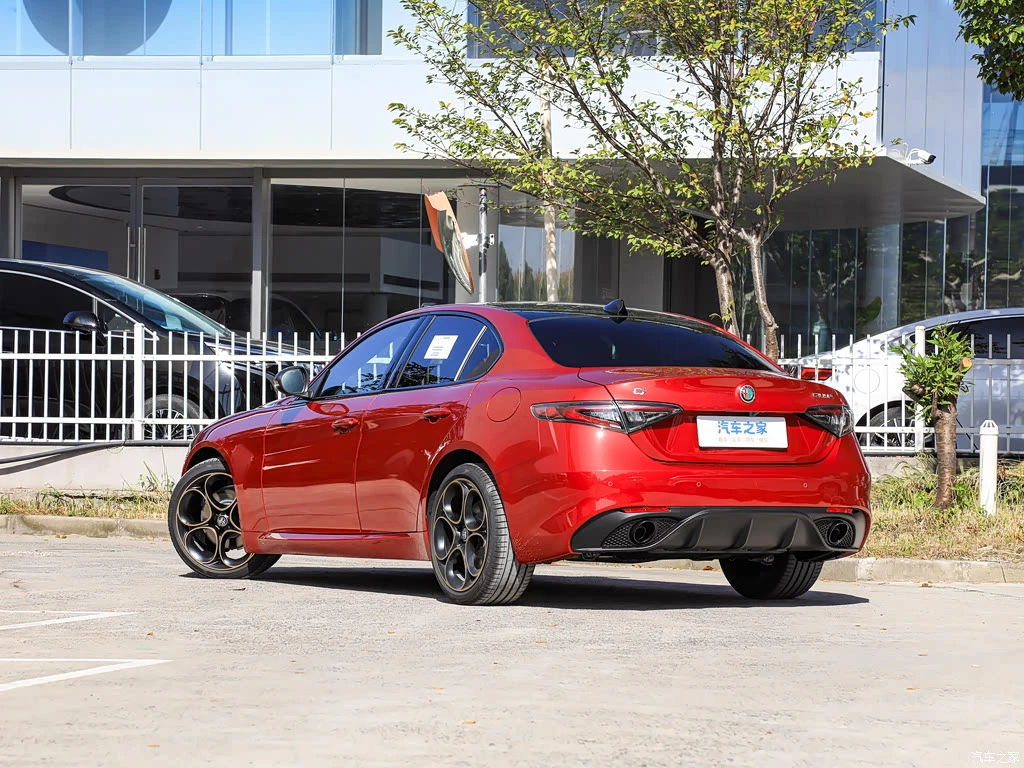 阿尔法・罗密欧_Giulia朱丽叶 2025款 2.0T 280HP INTENSA 特别版 高清图集
