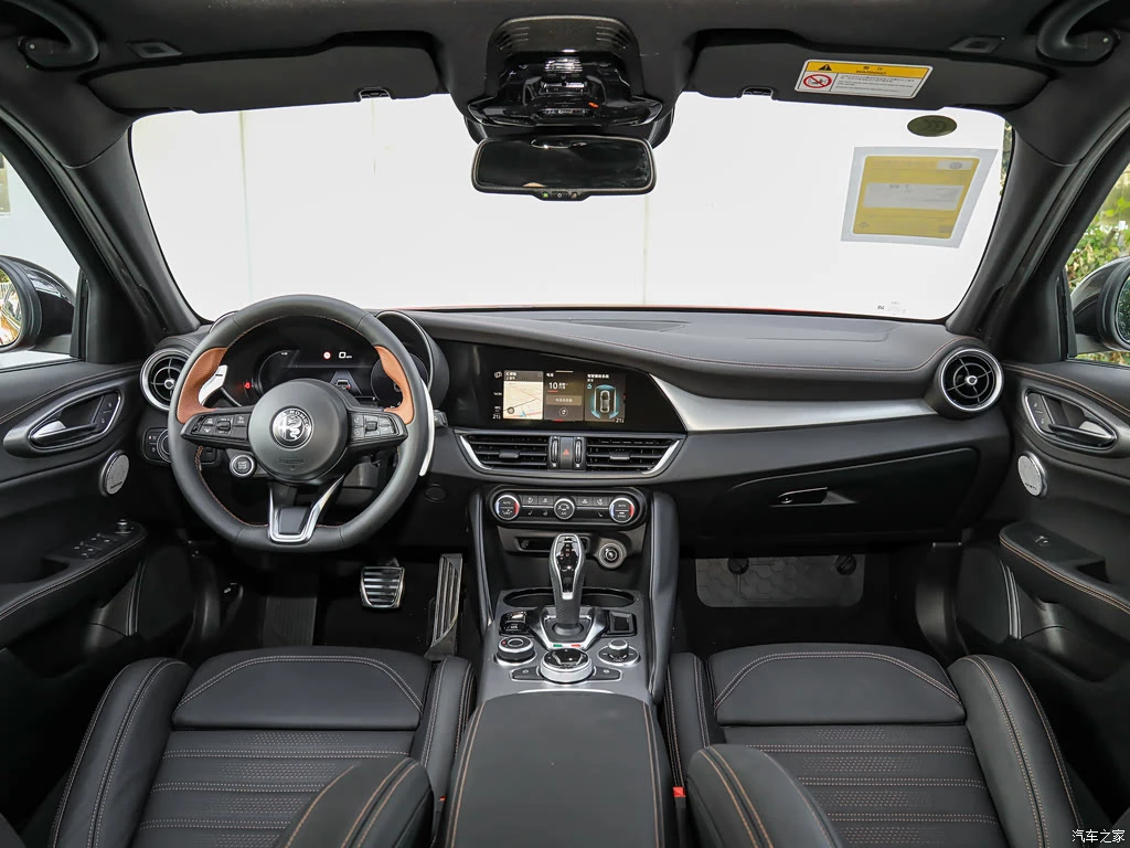 阿尔法・罗密欧_Giulia朱丽叶 2025款 2.0T 280HP INTENSA 特别版 高清图集