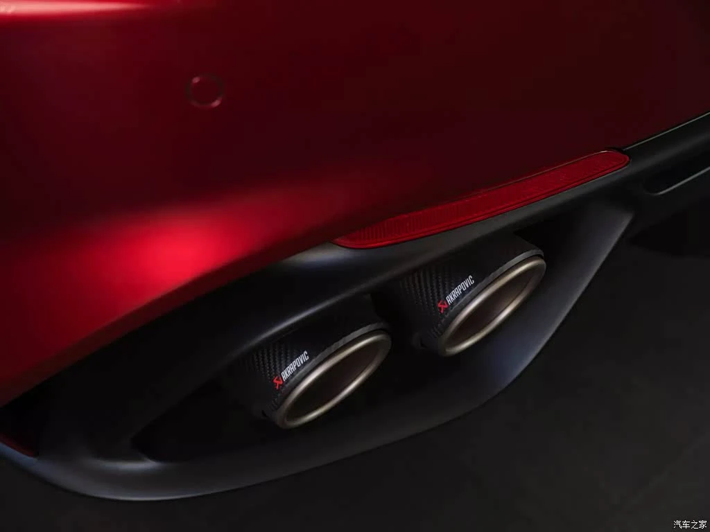 阿尔法・罗密欧_Giulia朱丽叶 2026款 Quadrifoglio Collezione 高清图集