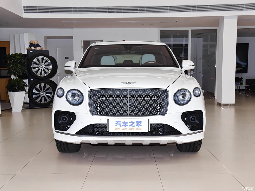 宾利_添越插电混动 2023款 3.0T PHEV 傲世版 高清图集
