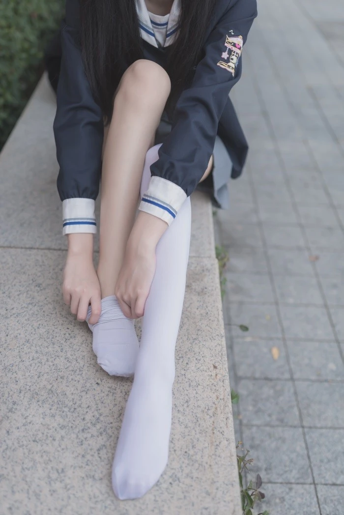 风之领域精品写真@No.021 黑白丝户外私拍 [50P/150MB]