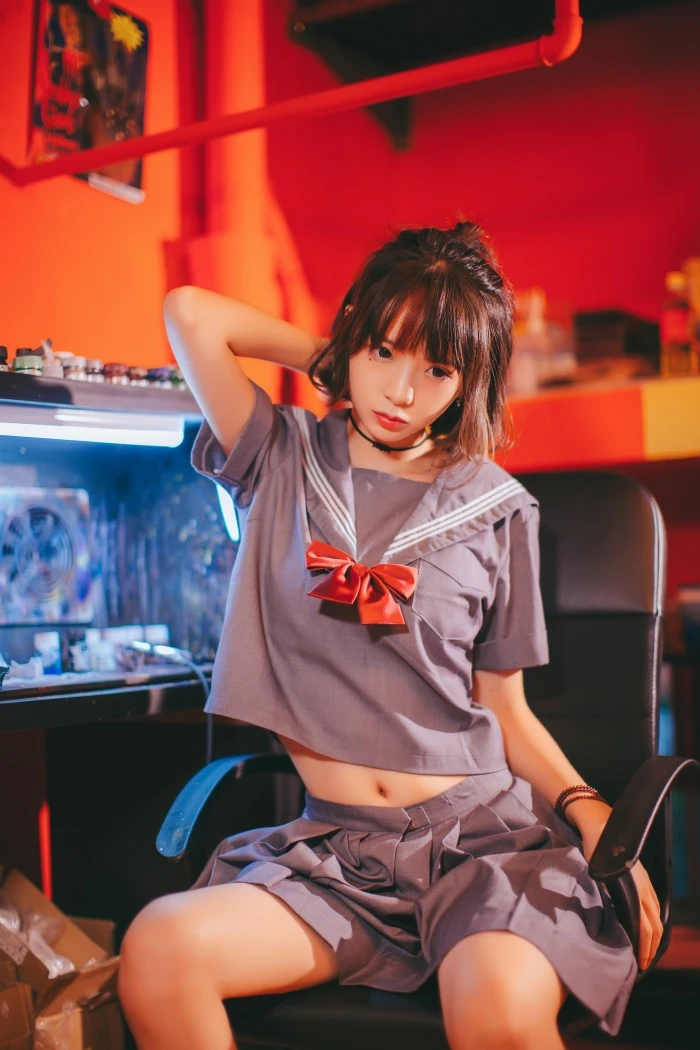 网红Coser@疯猫ss – 制服暗黑JK [16P/220MB]