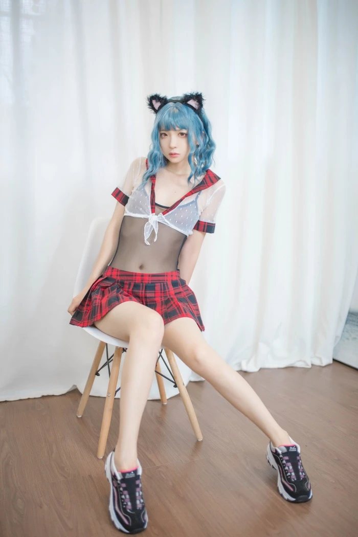 网红Coser@疯猫ss – 蓝发 小猫咪 [26P/122MB]