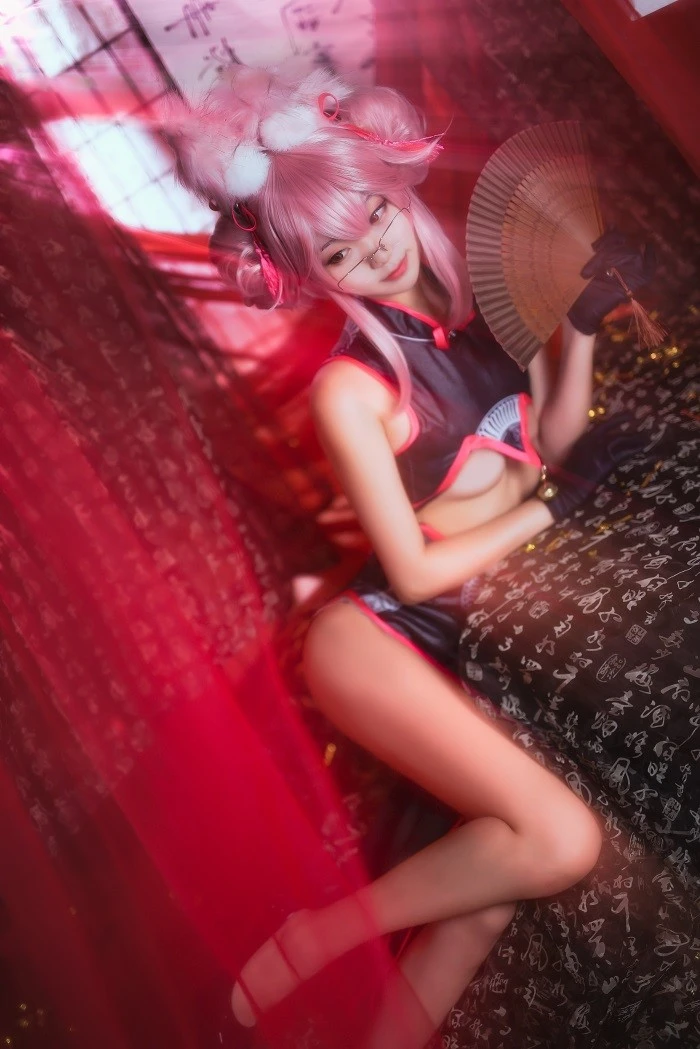 动漫Coser@-黑川-杀阶旗袍 柯杨斯卡娅 [12P/300MB]