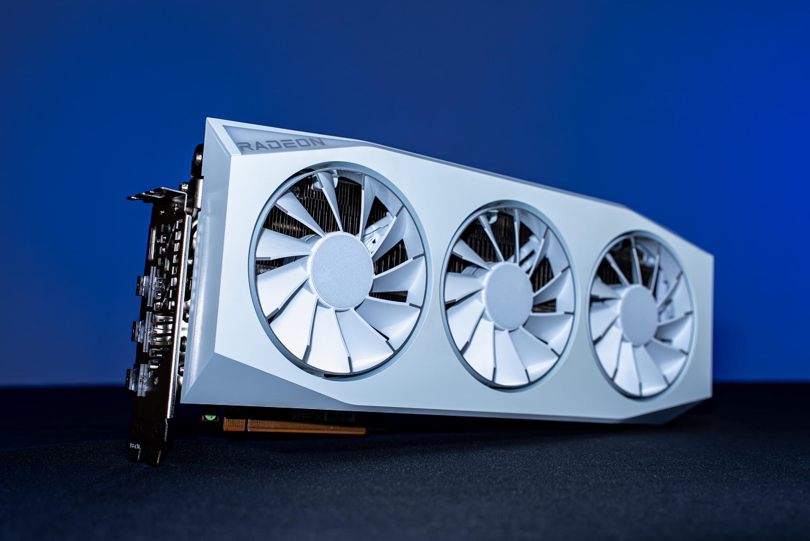 千帧即王道!锐龙7 9850X3D与Ultra9 285K谁主沉浮